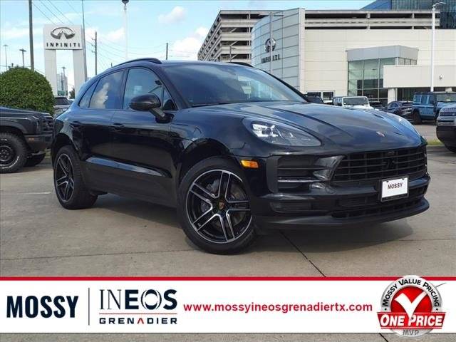 2021 Porsche Macan  AWD photo