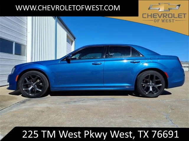 2022 Chrysler 300 Touring L RWD photo