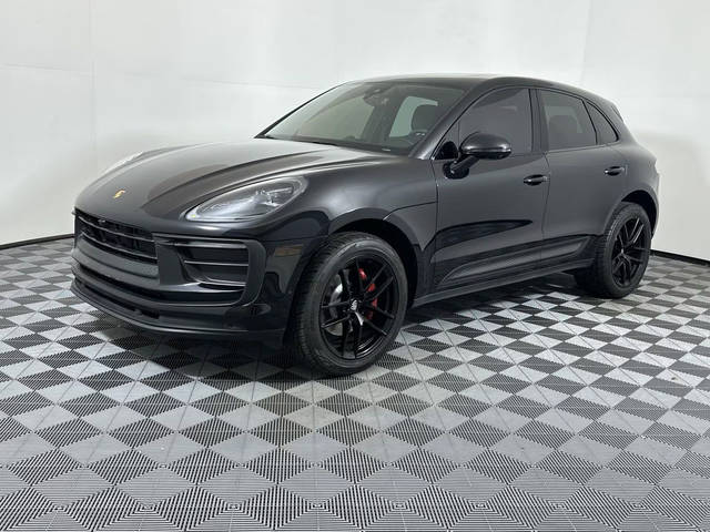 2022 Porsche Macan  AWD photo