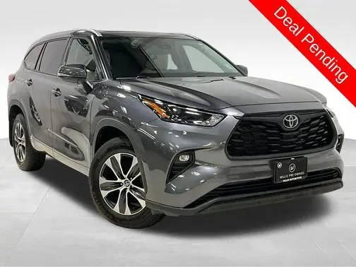2022 Toyota Highlander XLE AWD photo