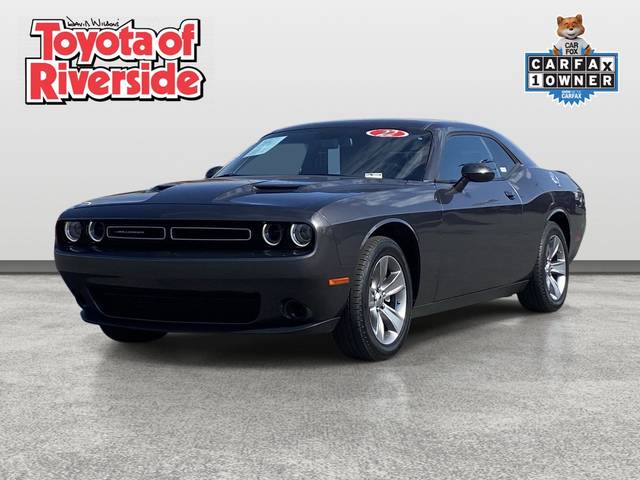 2022 Dodge Challenger SXT RWD photo