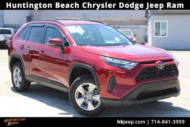 2022 Toyota RAV4 XLE FWD photo
