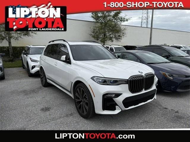 2022 BMW X7 M50i AWD photo