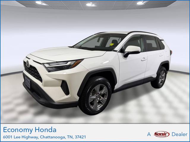 2022 Toyota RAV4 XLE FWD photo