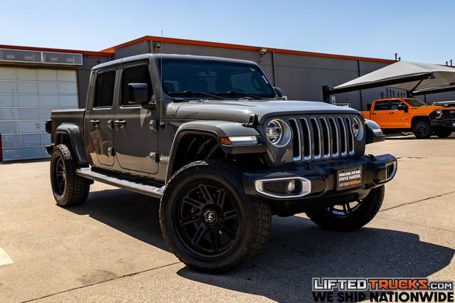 2021 Jeep Gladiator Overland 4WD photo