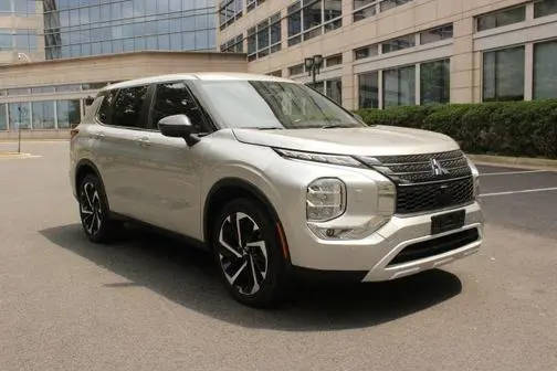 2022 Mitsubishi Outlander SE 4WD photo