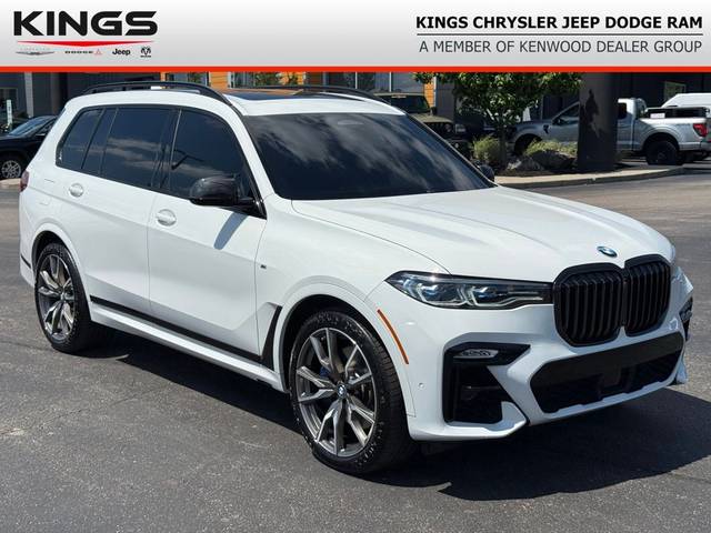 2022 BMW X7 M50i AWD photo