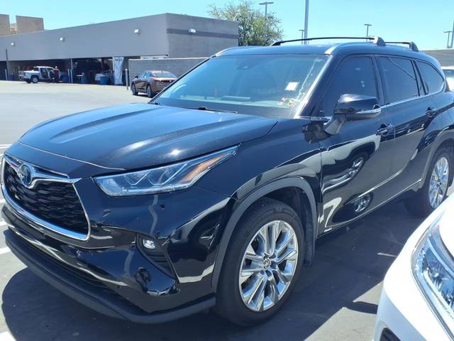 2022 Toyota Highlander Hybrid Limited AWD photo