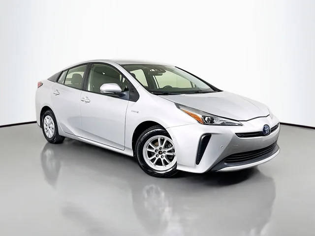 2021 Toyota Prius LE FWD photo