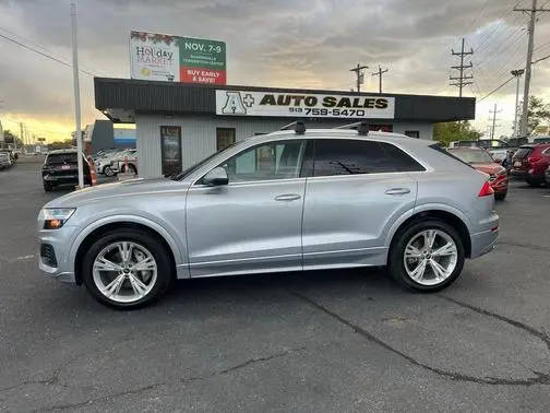 2022 Audi Q8 Premium Plus AWD photo