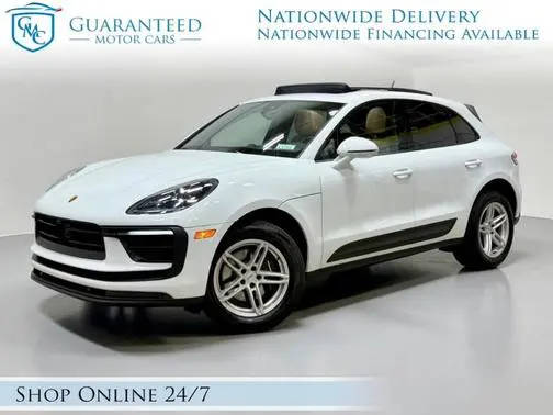 2022 Porsche Macan AWD photo