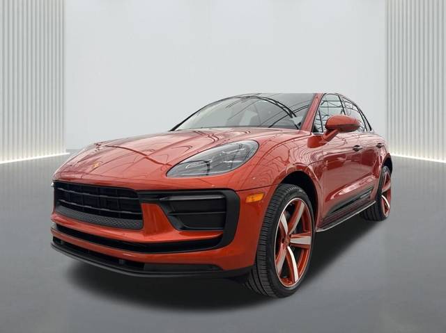 2022 Porsche Macan  AWD photo