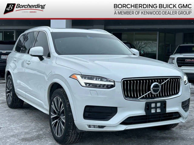 2022 Volvo XC90 Momentum AWD photo