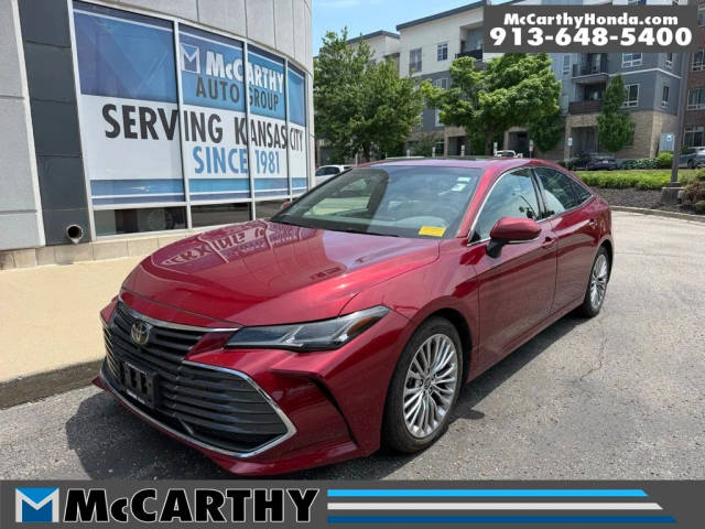 2022 Toyota Avalon Limited FWD photo