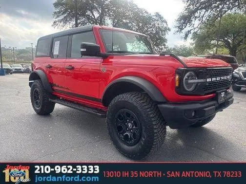 2022 Ford Bronco 4 Door Wildtrak 4WD photo