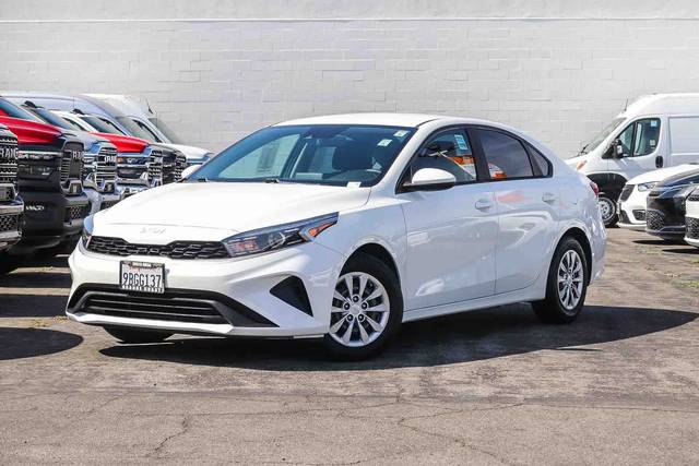2022 Kia Forte FE FWD photo
