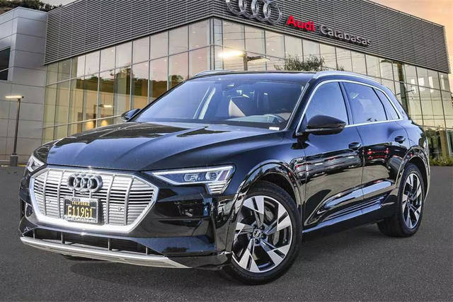 2022 Audi e-tron Premium Plus AWD photo