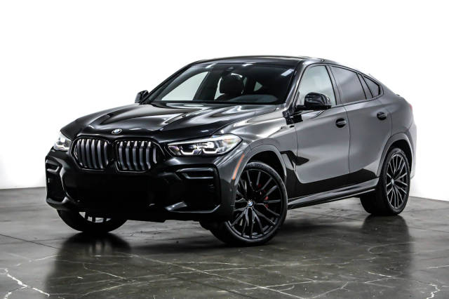 2022 BMW X6 M50i AWD photo