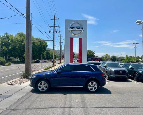2022 Audi Q5 S line Premium Plus AWD photo