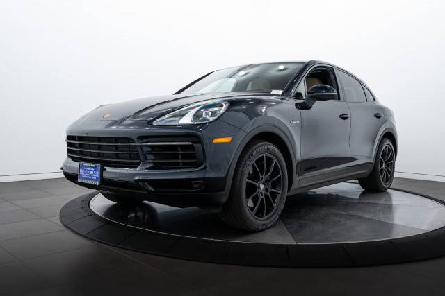 2022 Porsche Cayenne Coupe E-Hybrid AWD photo