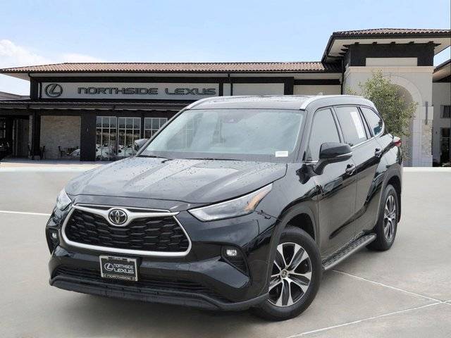 2022 Toyota Highlander XLE FWD photo
