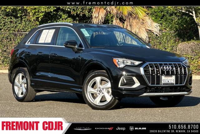 2022 Audi Q3 Premium AWD photo