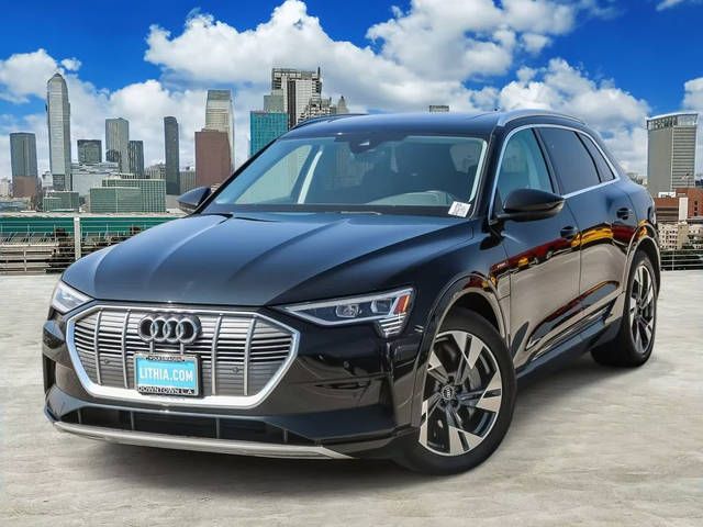 2022 Audi e-tron Premium AWD photo