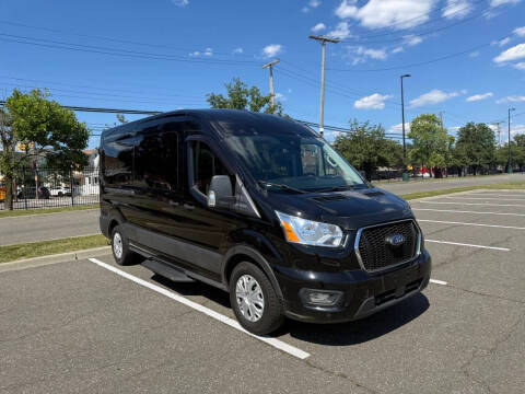 2021 Ford Transit Passenger Wagon XLT RWD photo