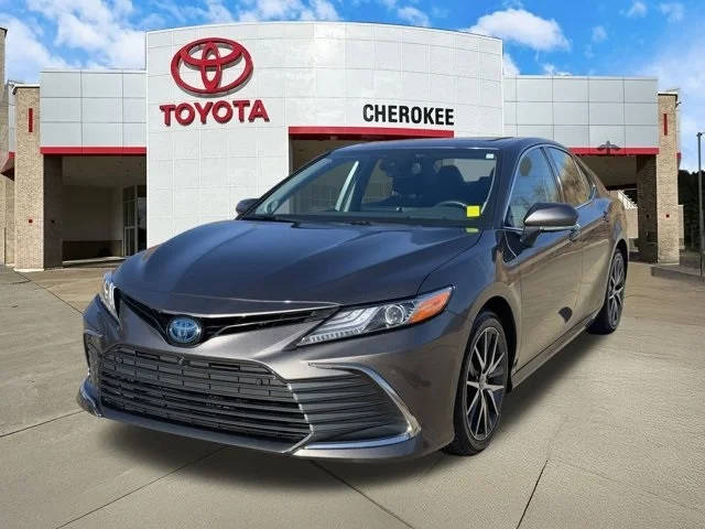 2022 Toyota Camry Hybrid XLE FWD photo