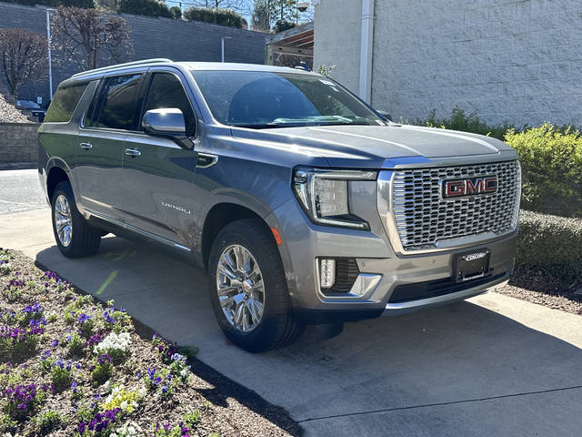 2022 GMC Yukon XL Denali 4WD photo