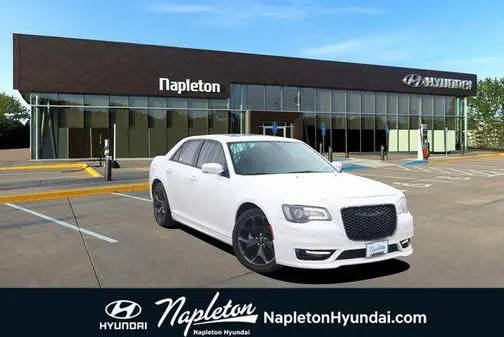 2022 Chrysler 300 Touring L RWD photo