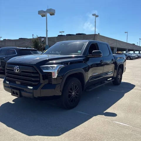 2022 Toyota Tundra SR5 4WD photo