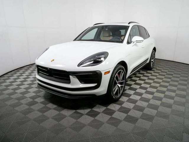 2022 Porsche Macan S AWD photo