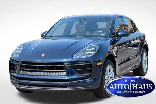 2022 Porsche Macan AWD photo