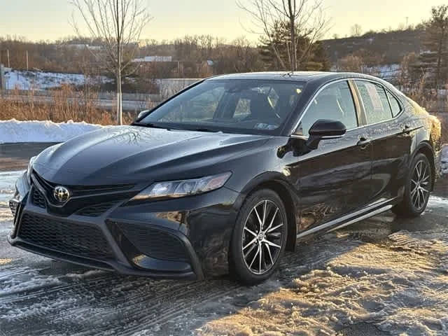 2022 Toyota Camry SE FWD photo