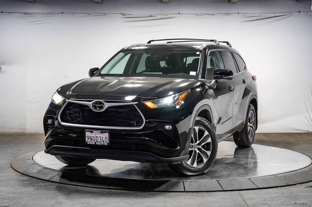 2022 Toyota Highlander XLE FWD photo