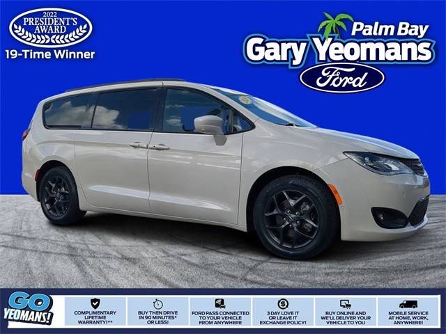 2020 Chrysler Pacifica Minivan Touring L Plus FWD photo