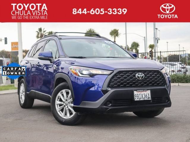 2022 Toyota Corolla Cross LE AWD photo