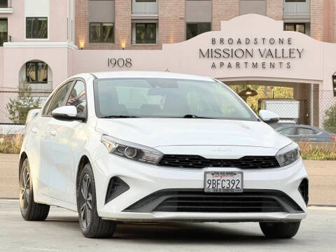 2022 Kia Forte LXS FWD photo
