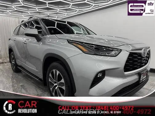 2022 Toyota Highlander Hybrid XLE AWD photo