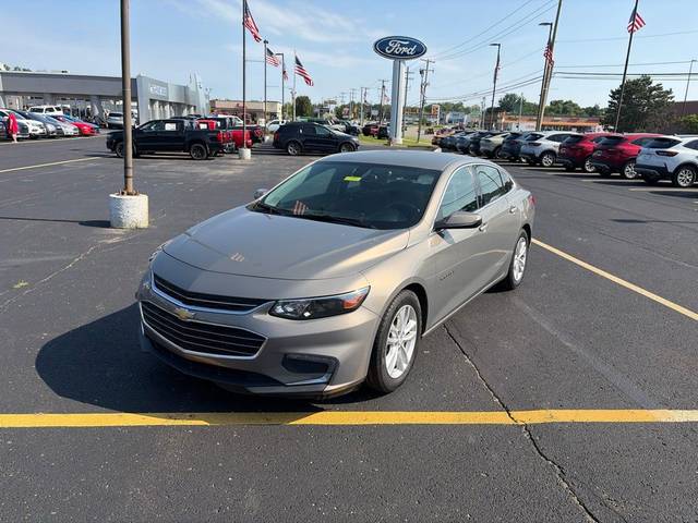 2017 Chevrolet Malibu LT FWD photo