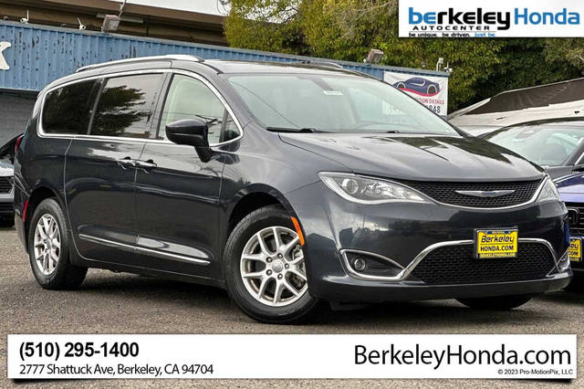 2020 Chrysler Pacifica Minivan Touring L FWD photo