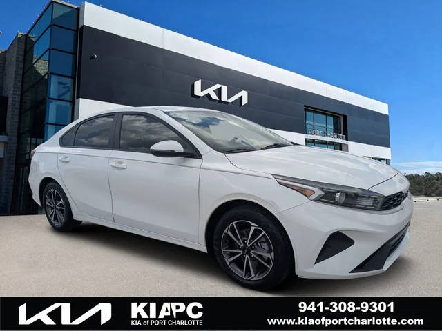 2022 Kia Forte LXS FWD photo