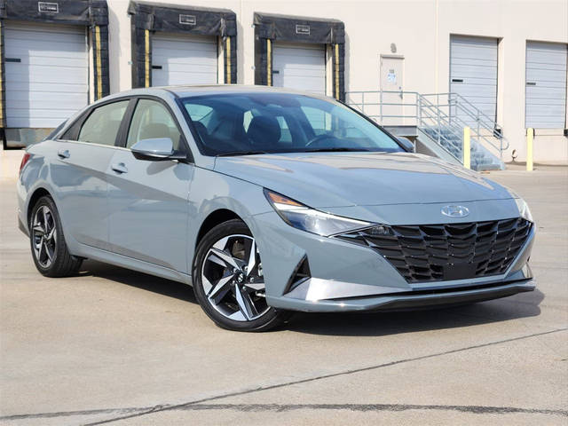 2022 Hyundai Elantra SEL FWD photo