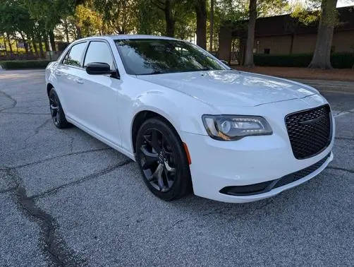 2022 Chrysler 300 Touring RWD photo