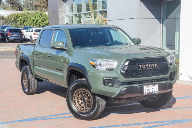 2022 Toyota Tacoma SR5 4WD photo