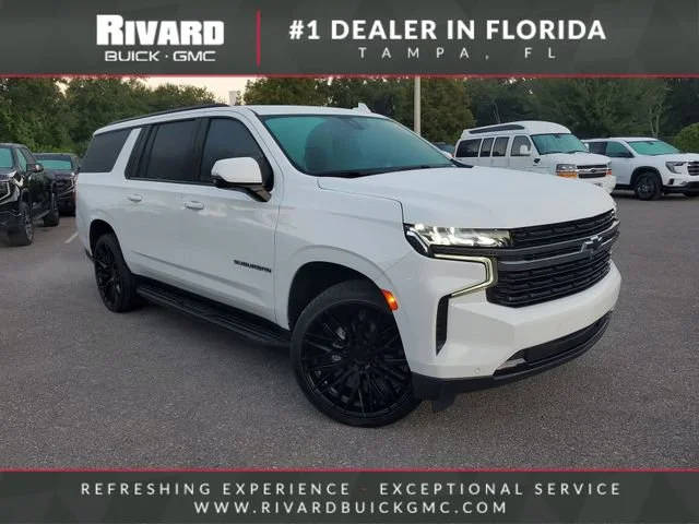 2022 Chevrolet Suburban RST RWD photo