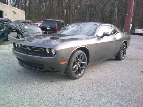 2022 Dodge Challenger SXT RWD photo