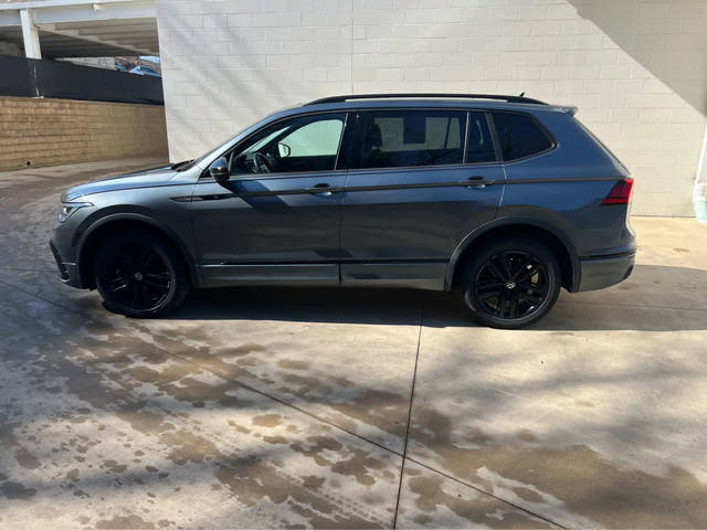 2022 Volkswagen Tiguan SE R-Line Black AWD photo