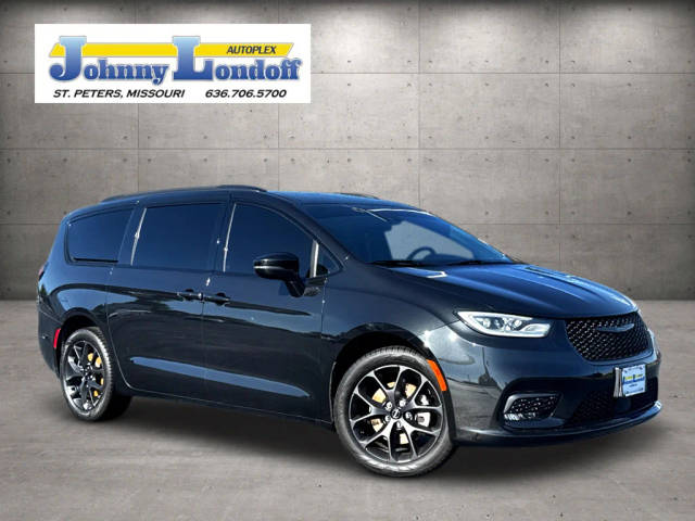 2022 Chrysler Pacifica Minivan Touring L AWD photo